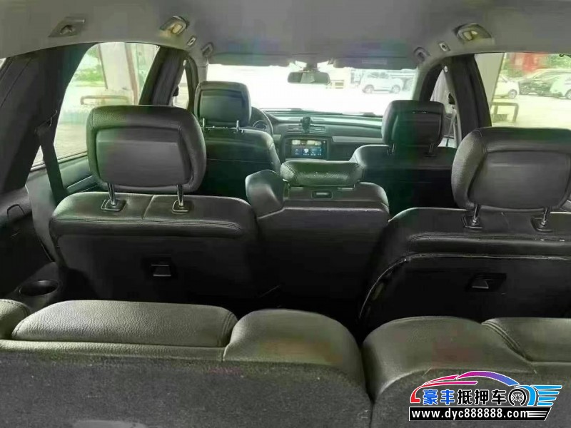 14年奔驰R轿车抵押车出售