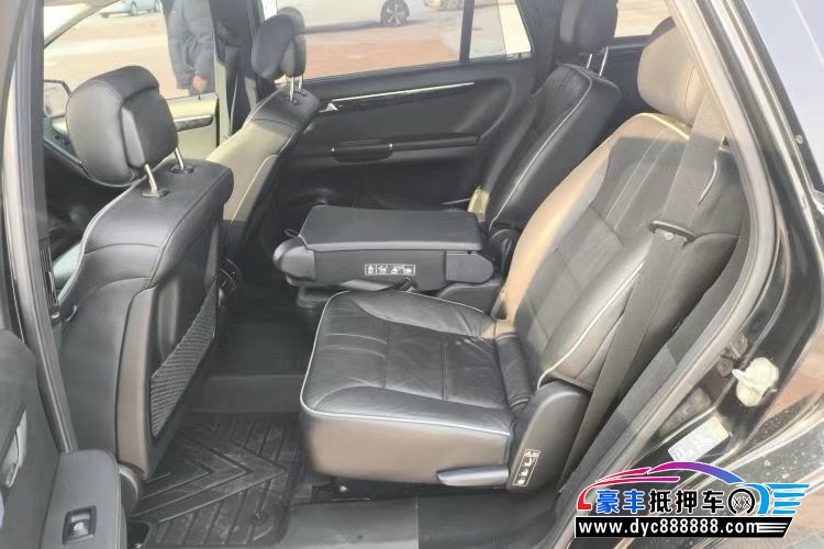 17年奔驰R轿车抵押车出售