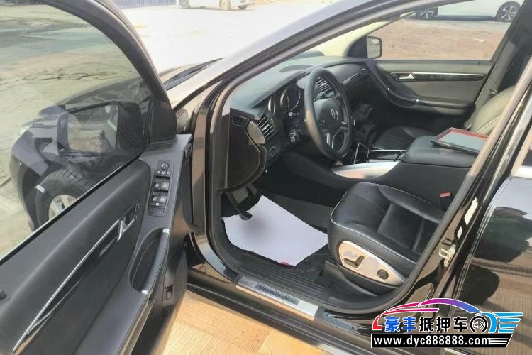 17年奔驰R轿车抵押车出售