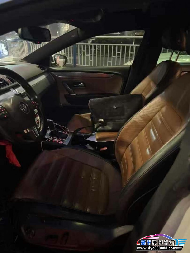 13年大众CC轿车抵押车出售