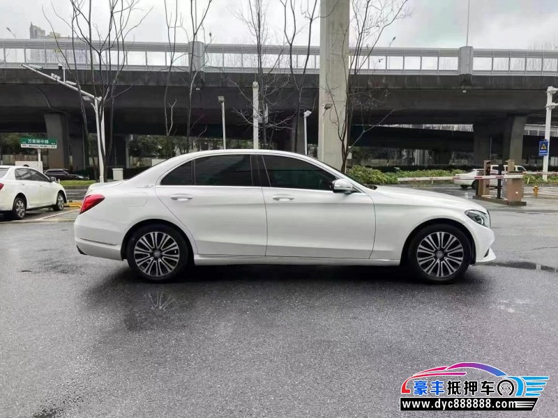 16年奔驰C轿车抵押车出售