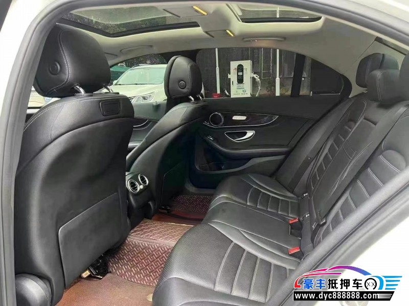 16年奔驰C轿车抵押车出售