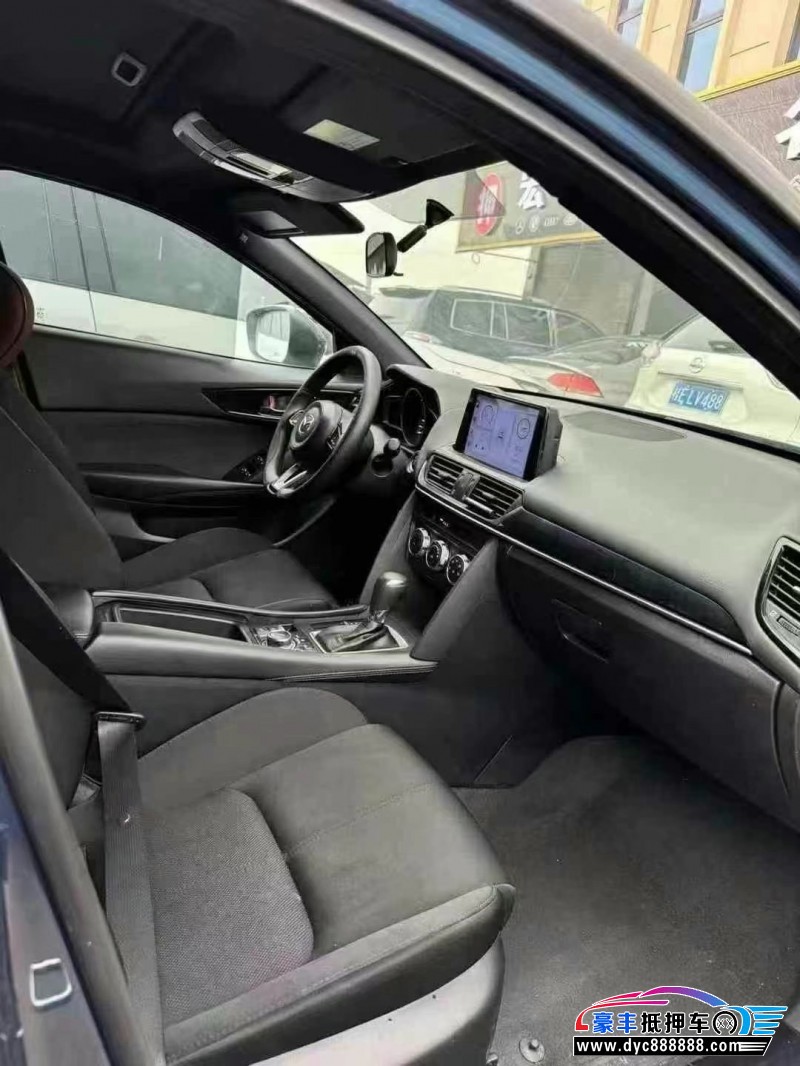 21年马自达CX-4轿车抵押车出售