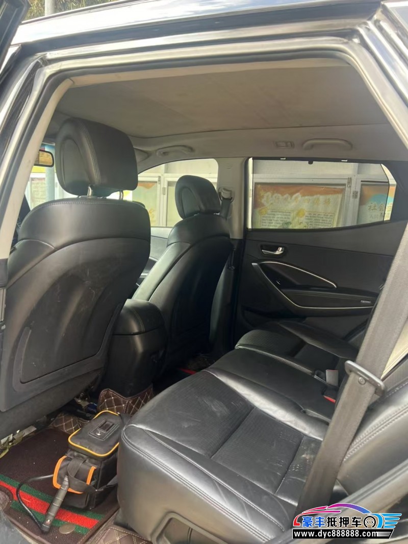 13年现代新胜达轿车抵押车出售