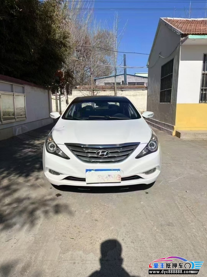 11年现代索纳塔八轿车抵押车出售