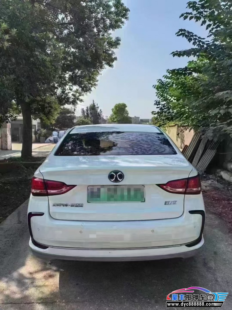 21年北汽新能源EU系列轿车抵押车出售