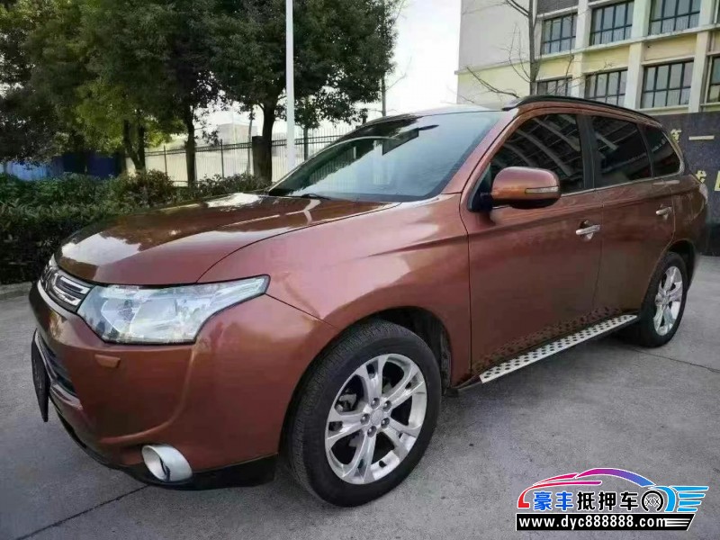 14年三菱欧蓝德轿车抵押车出售