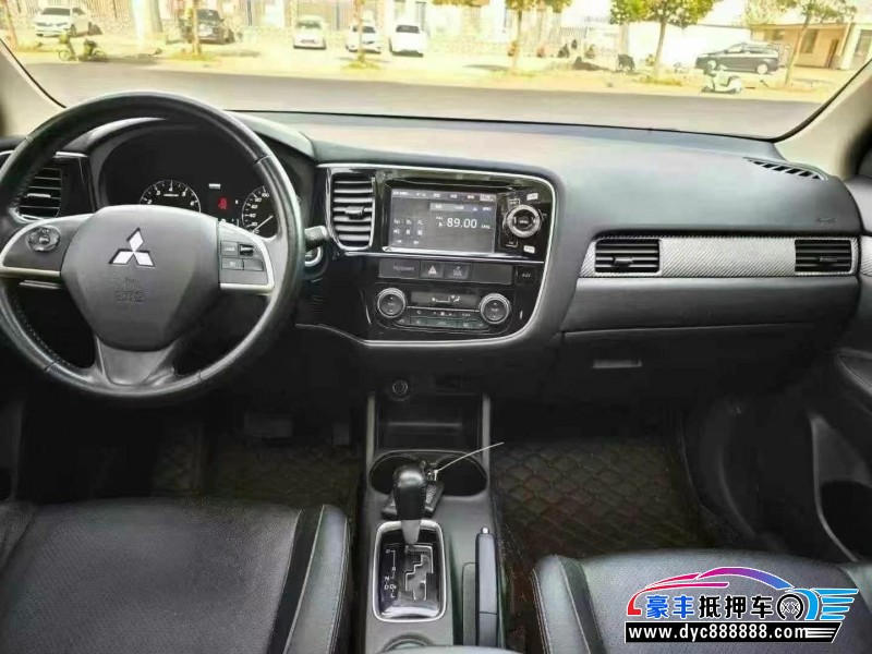 14年三菱欧蓝德轿车抵押车出售