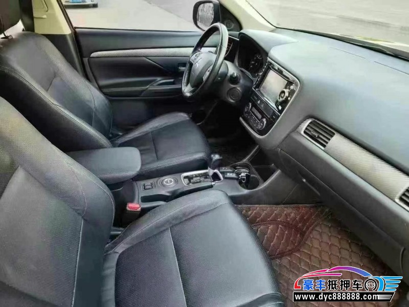 14年三菱欧蓝德轿车抵押车出售