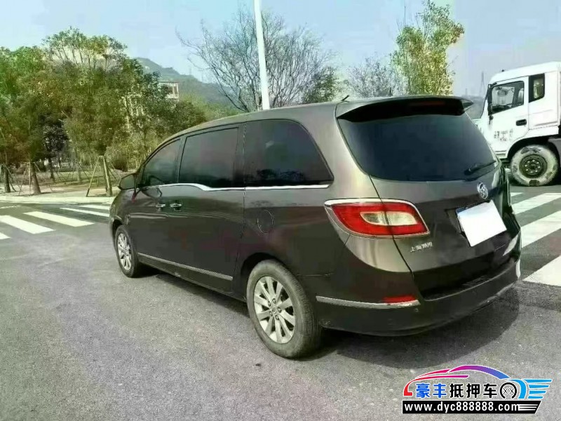 12年别克GL8轿车抵押车出售