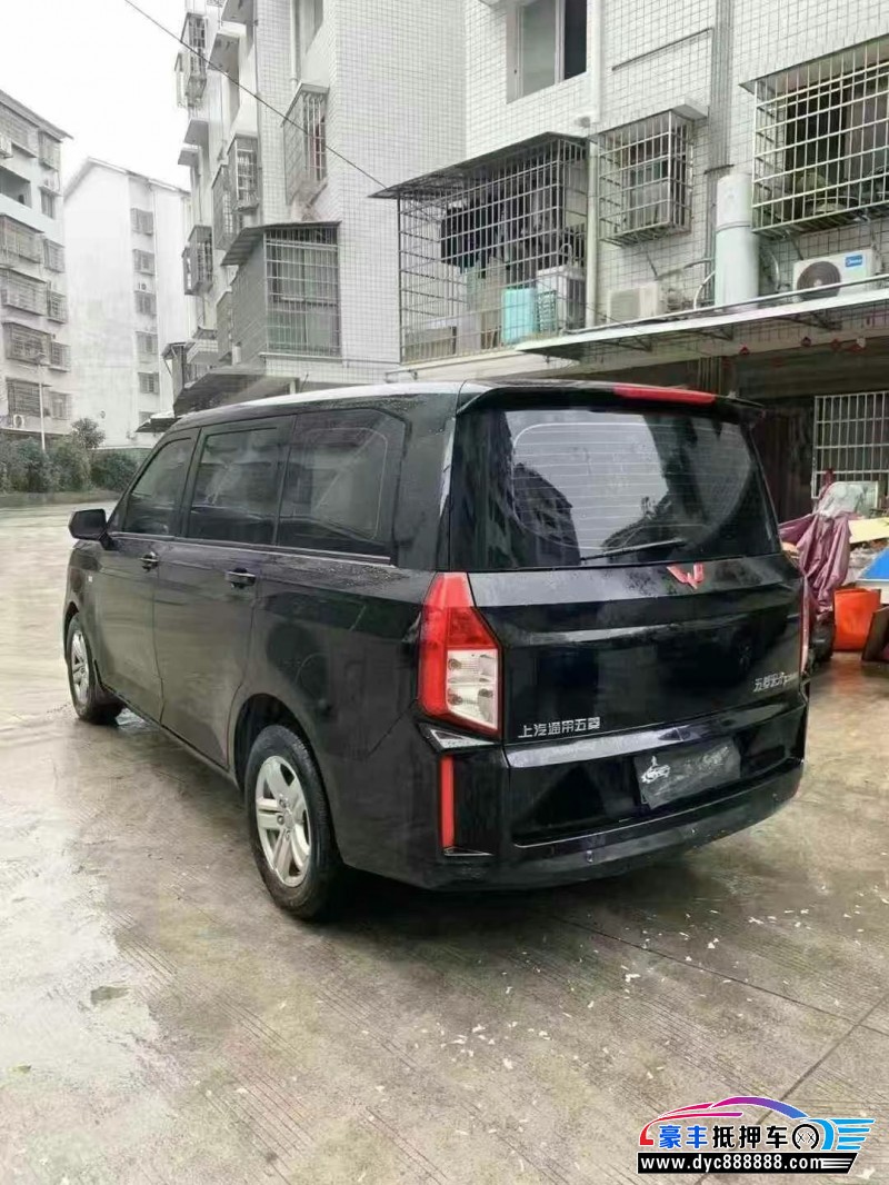 19年五菱汽车五菱宏光轿车抵押车出售