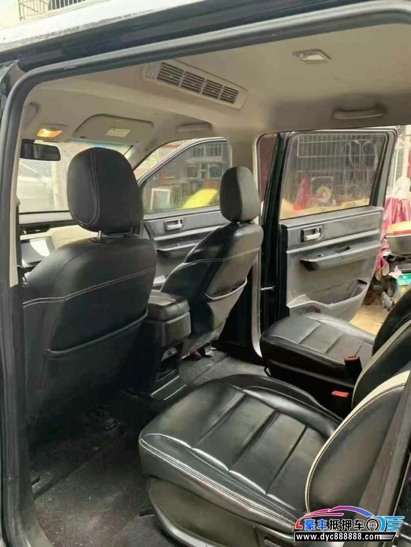 19年五菱汽车五菱宏光轿车抵押车出售