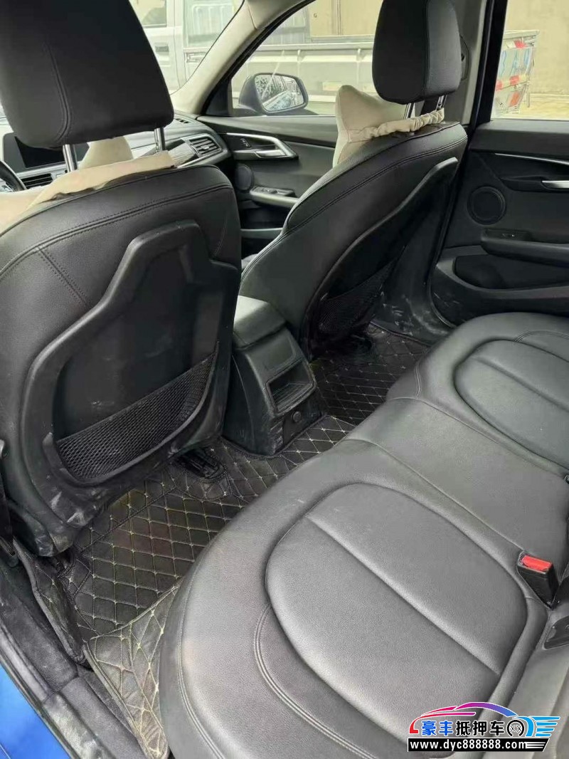 17年宝马1系轿车抵押车出售