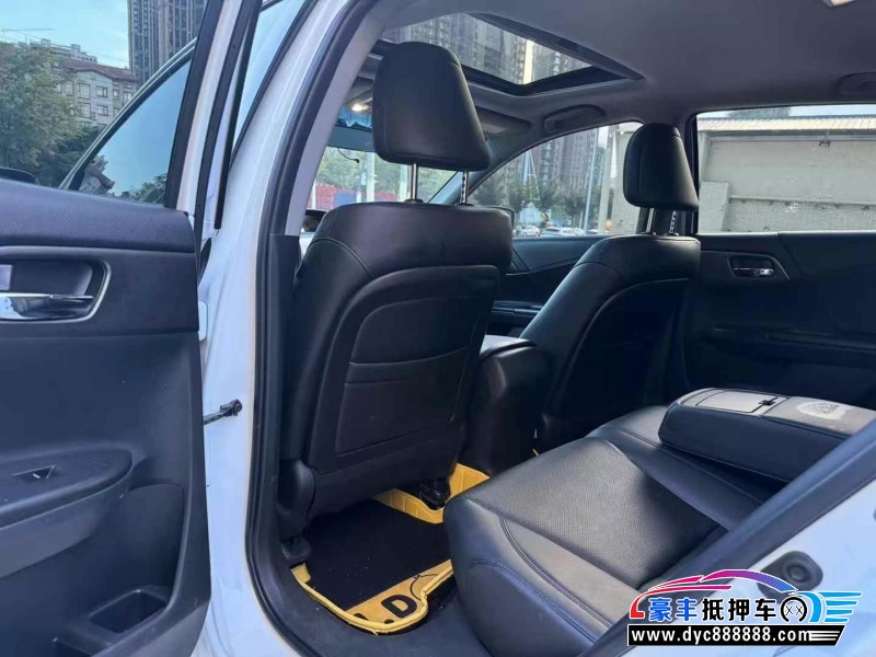 16年本田雅阁轿车抵押车出售