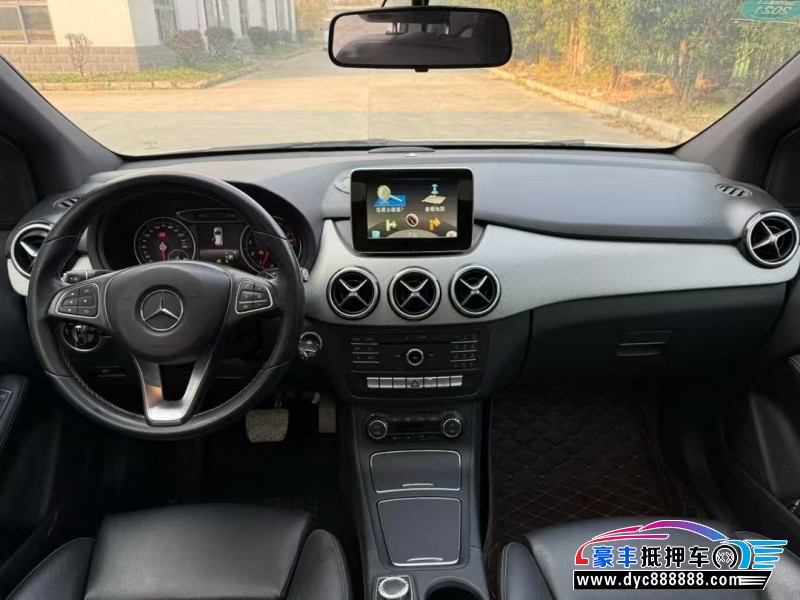 17年奔驰B轿车抵押车出售