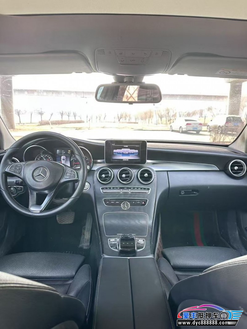 18年奔驰C轿车抵押车出售