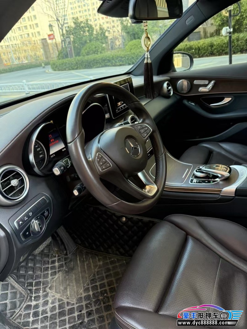 19年奔驰GLC轿车抵押车出售