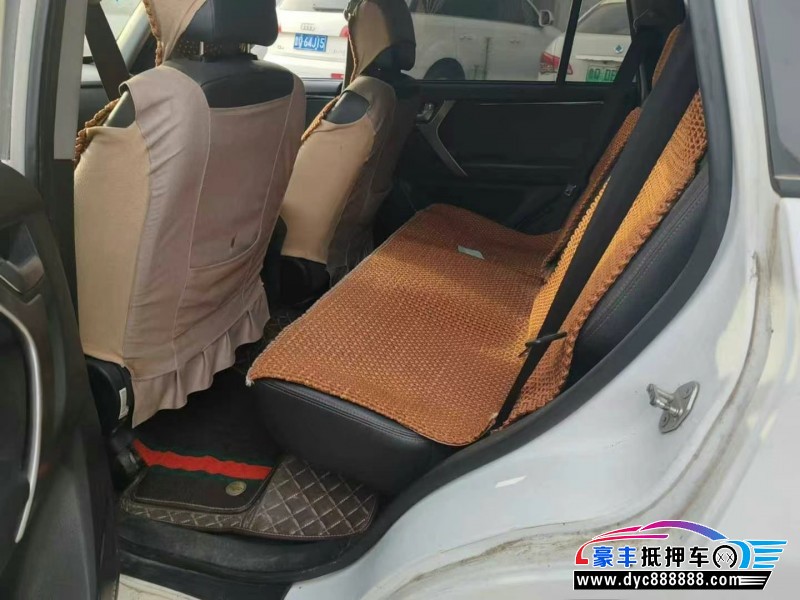 18年奇瑞瑞虎3轿车抵押车出售