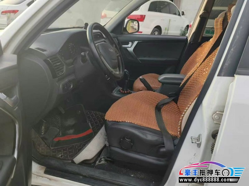 18年奇瑞瑞虎3轿车抵押车出售