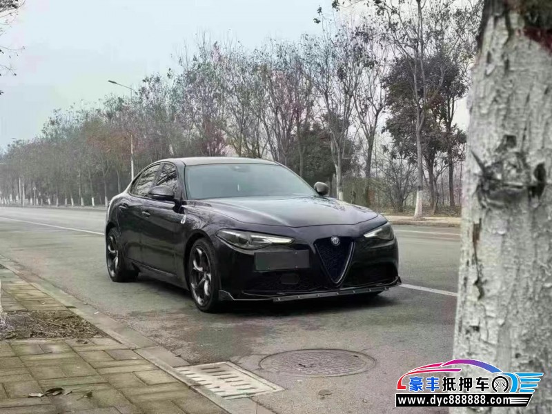 20年阿尔法·罗密欧Giulia轿车抵押车出售