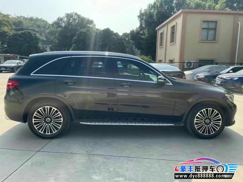 19年奔驰GLC轿车抵押车出售