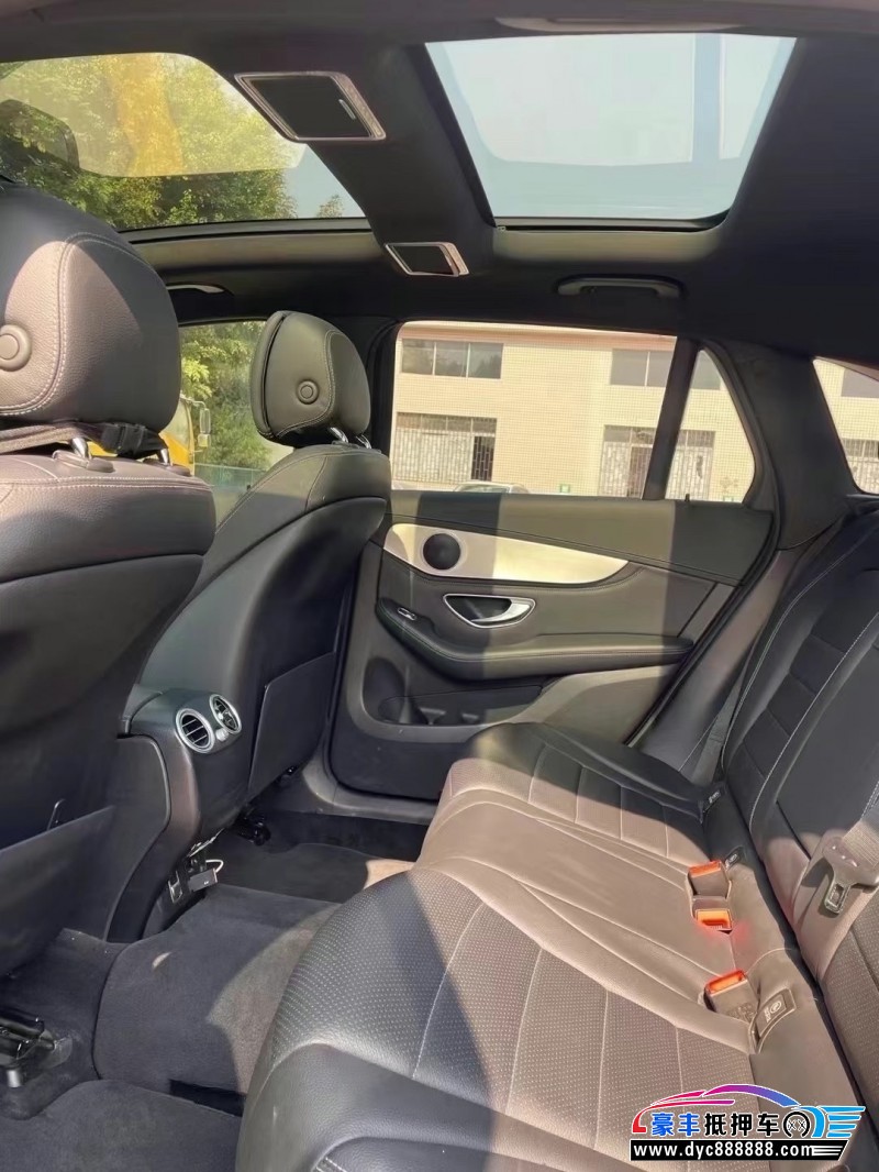 19年奔驰GLC轿车抵押车出售