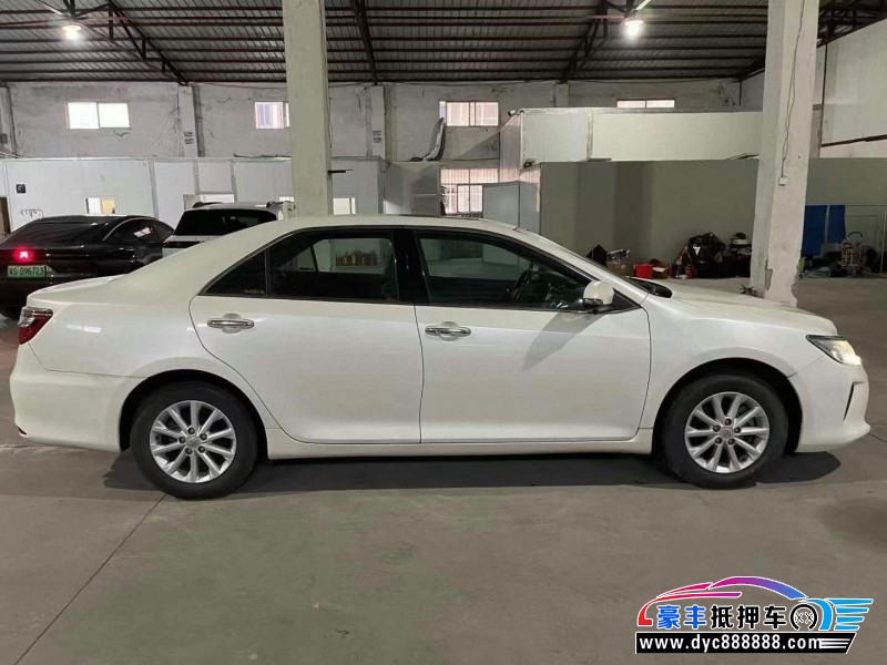 16年丰田凯美瑞轿车抵押车出售