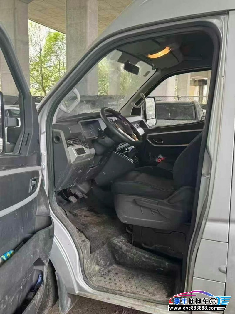 23年东风御风轿车抵押车出售