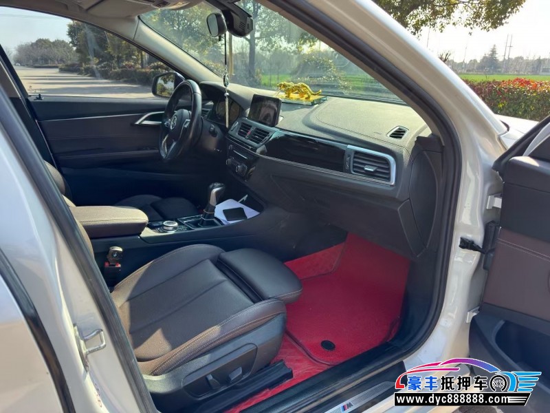 19年宝马1系轿车抵押车出售