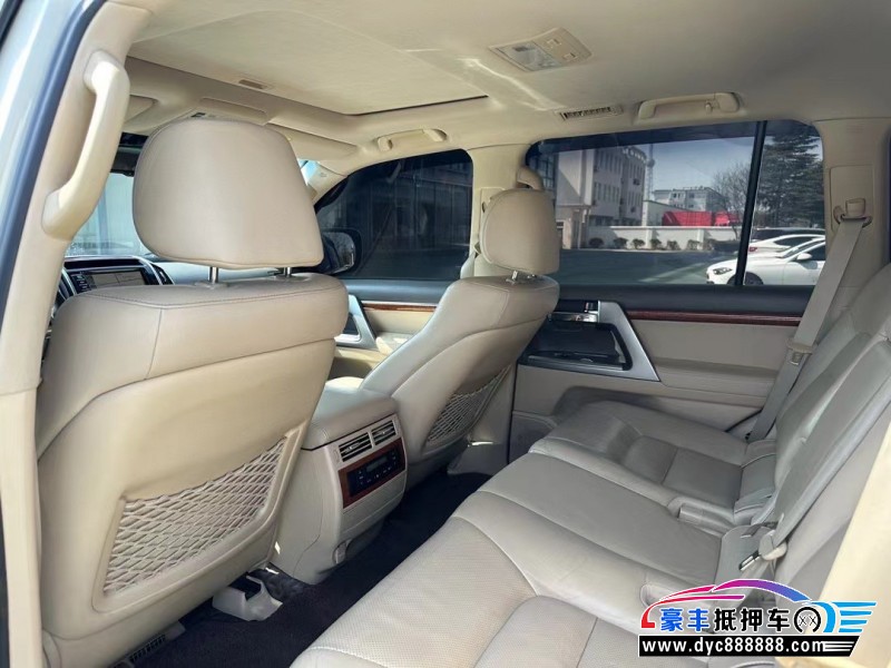 16年丰田兰德酷路泽(陆巡)轿车抵押车出售