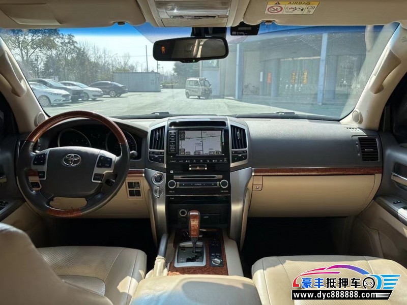 16年丰田兰德酷路泽(陆巡)轿车抵押车出售