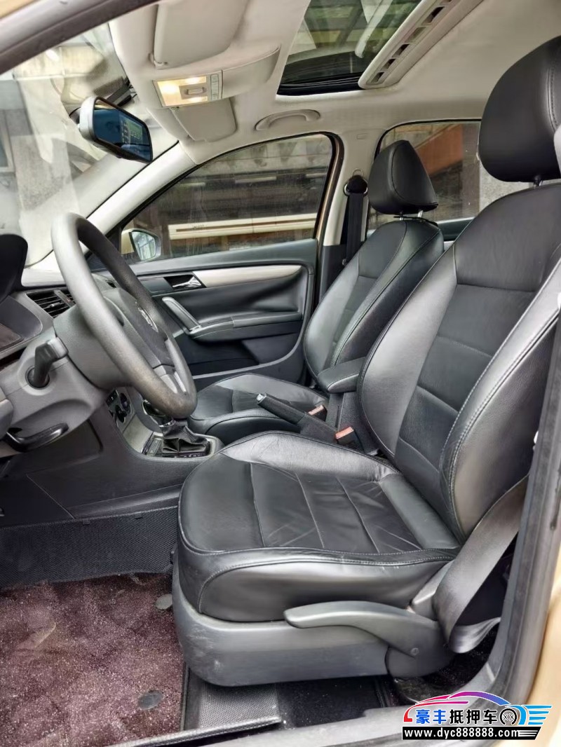 13年大众朗逸轿车抵押车出售