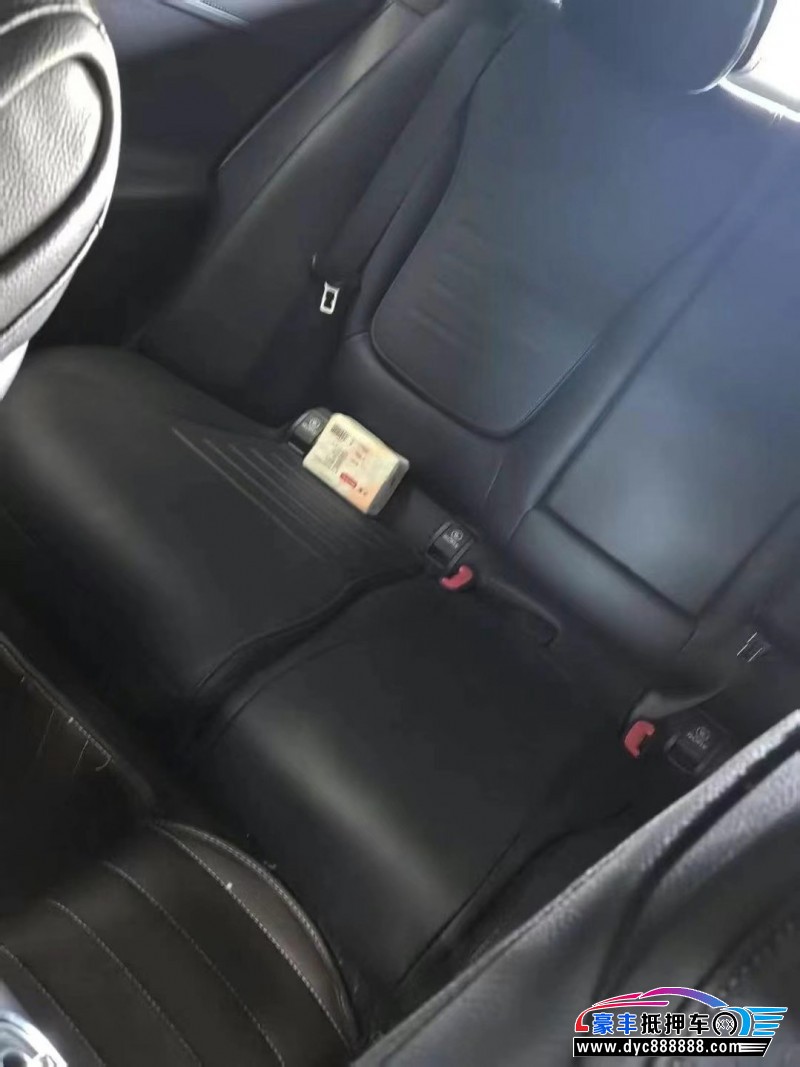 23年奔驰C轿车抵押车出售