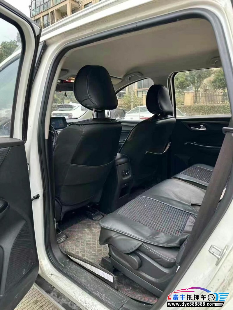 19年宝骏730轿车抵押车出售