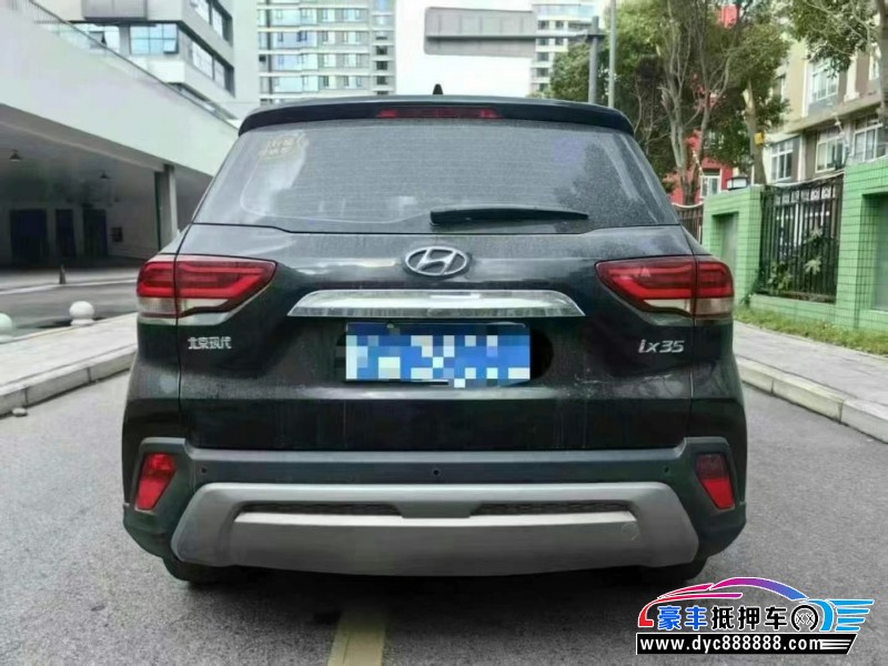 19年现代ix35轿车抵押车出售