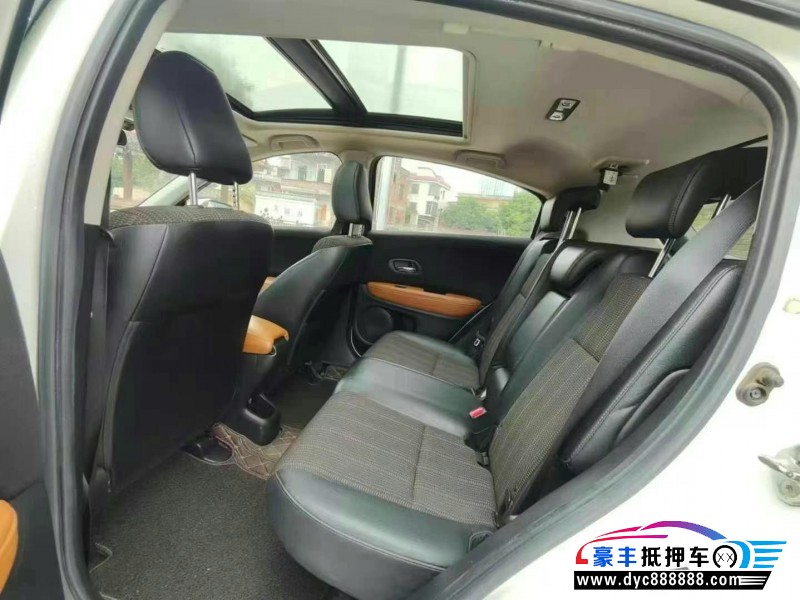 16年本田缤智轿车抵押车出售