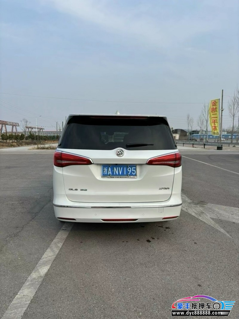 17年别克GL8轿车抵押车出售