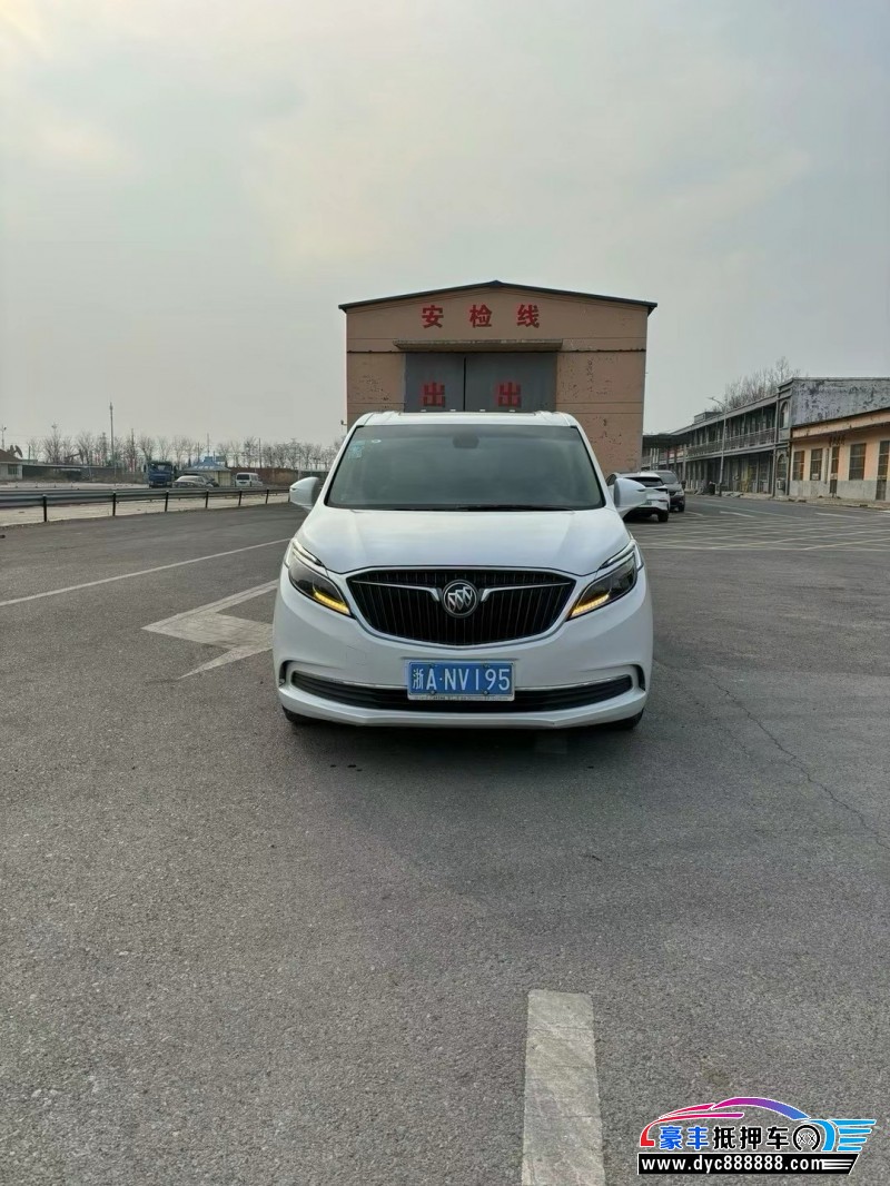 17年别克GL8轿车抵押车出售