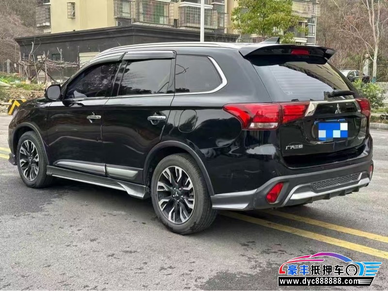 21年三菱欧蓝德轿车抵押车出售