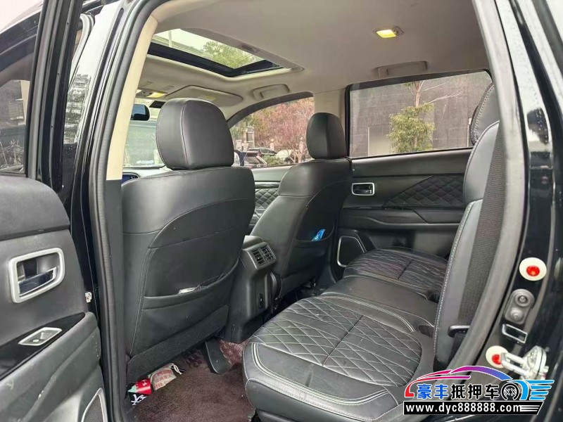 21年三菱欧蓝德轿车抵押车出售