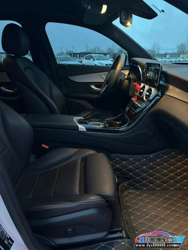 20年奔驰GLC轿车抵押车出售