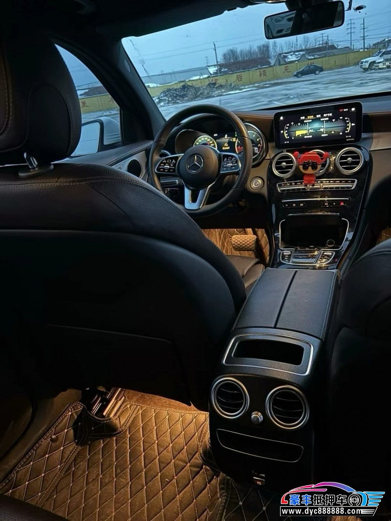 20年奔驰GLC轿车抵押车出售