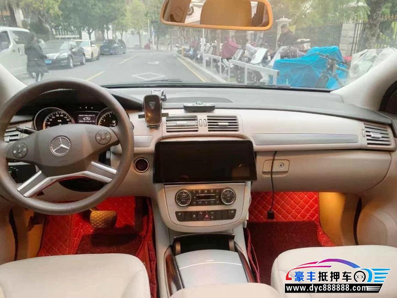 13年奔驰R轿车抵押车出售