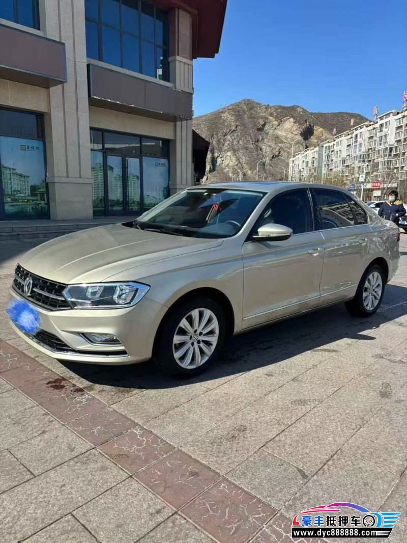 18年大众宝来轿车抵押车出售