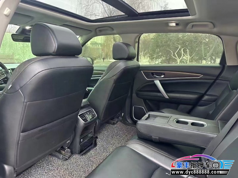 17年本田冠道轿车抵押车出售