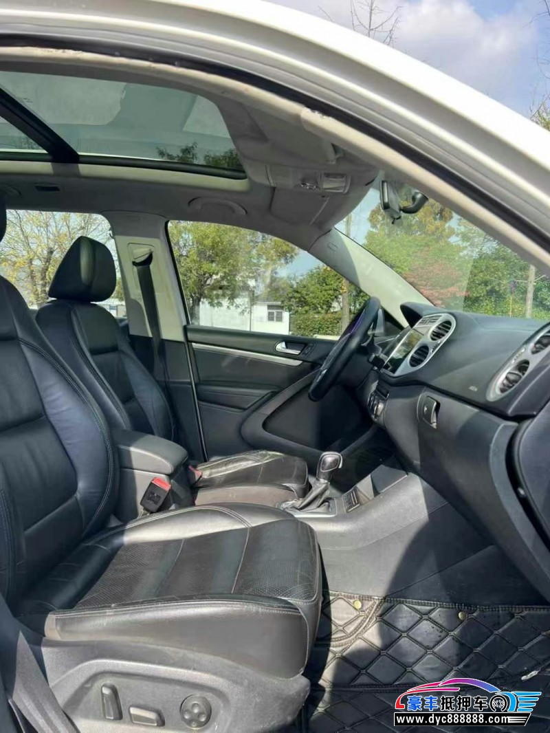 14年大众途观轿车抵押车出售