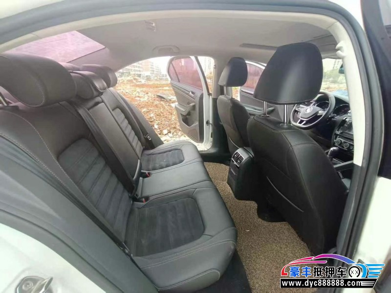 18年大众速腾轿车抵押车出售