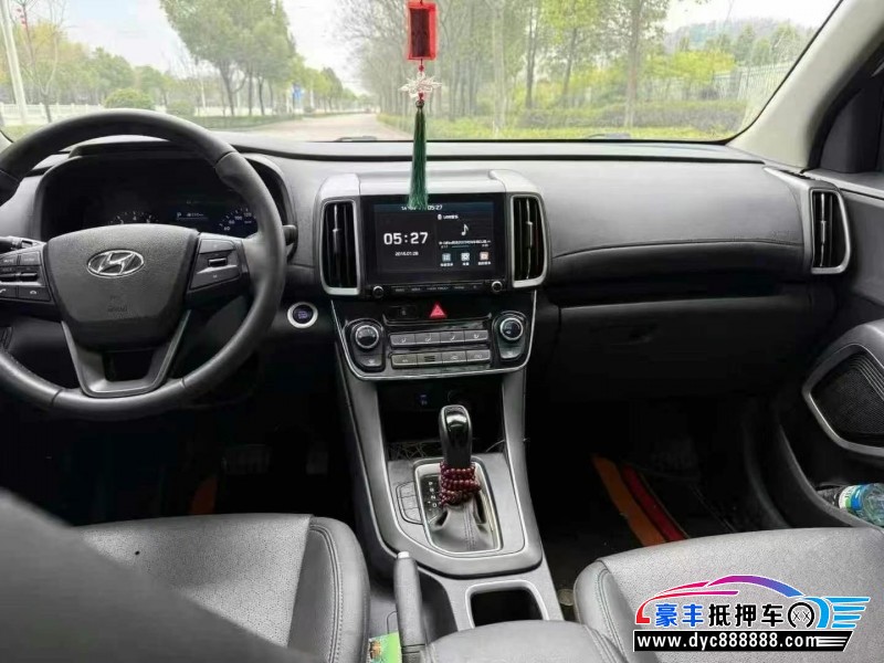 19年现代ix35轿车抵押车出售