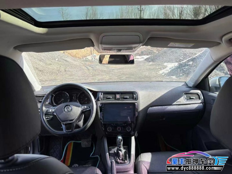 18年大众速腾轿车抵押车出售