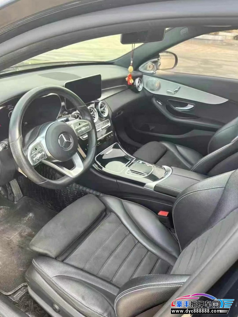 21年奔驰C轿车抵押车出售